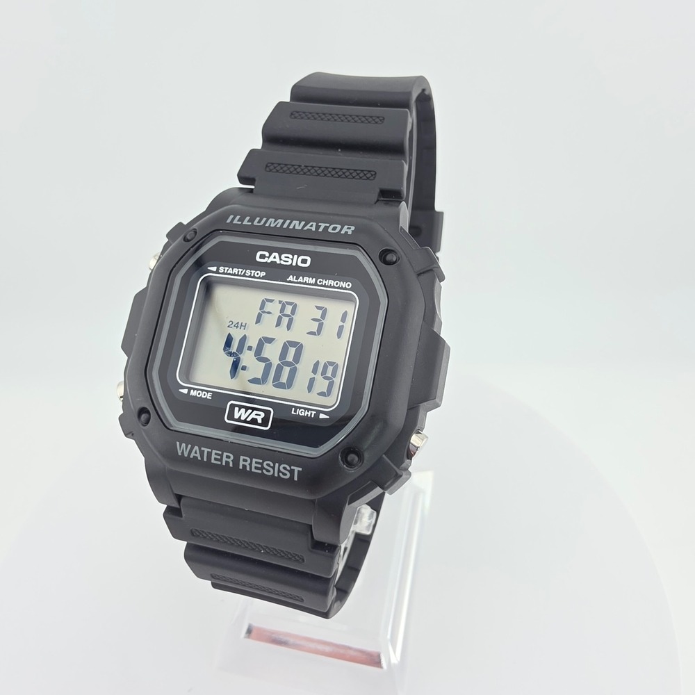 Vtg CASIO Illuminator Mens Watch Digital Sports Chronograph Black Resin 8.75"